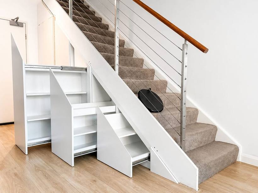 Under-stair pull-out shelving